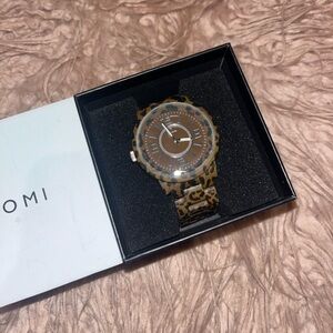 tomi cheetah print watch